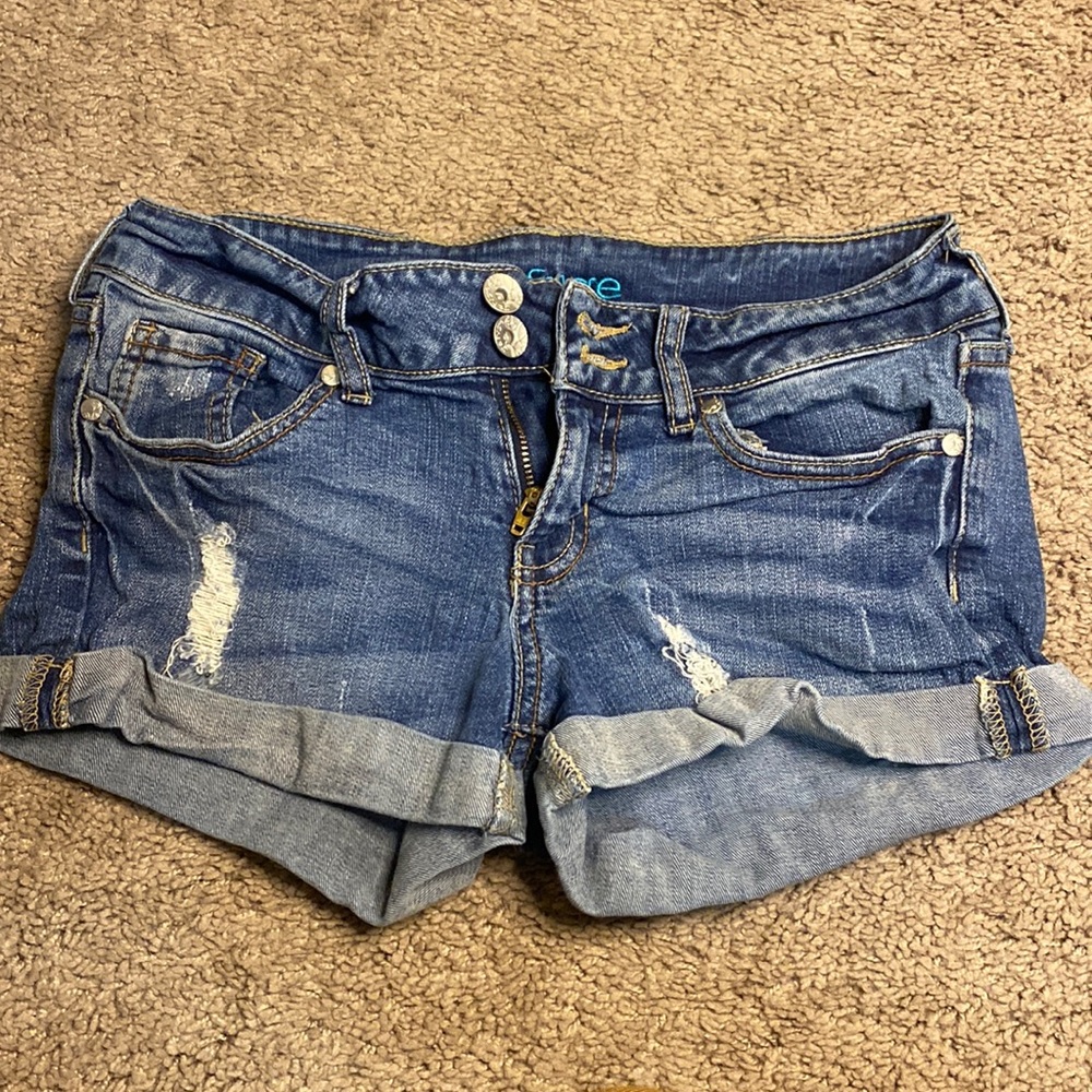 Jean shorts with cuffed ends